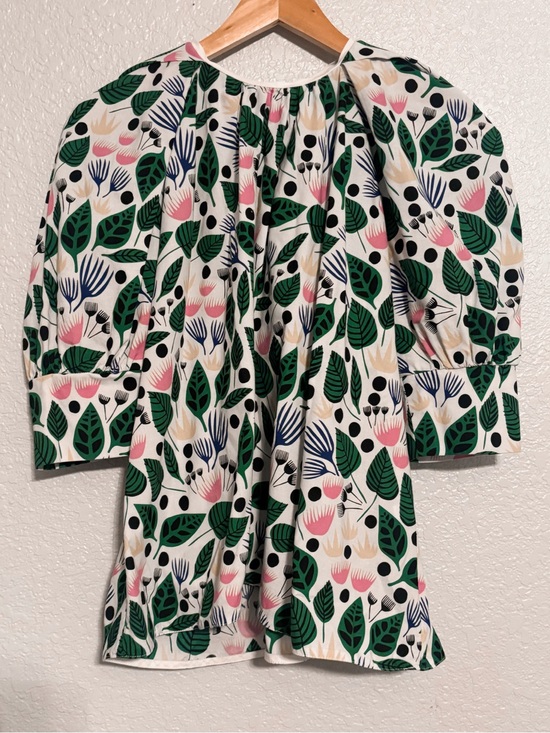Tish Cox Tops - Tish Cox Leaf & Bloom Puff Sleeve Blouse - Green/Pink on Cream